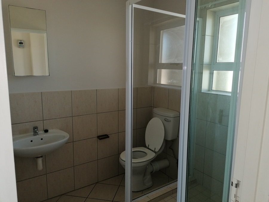 To Let 2 Bedroom Property for Rent in Buh Rein Estate Western Cape
